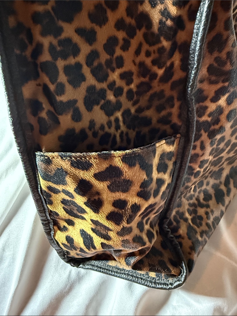 Neiman Marcus leopard print soft shoulder bag. - Picture 3 of 4